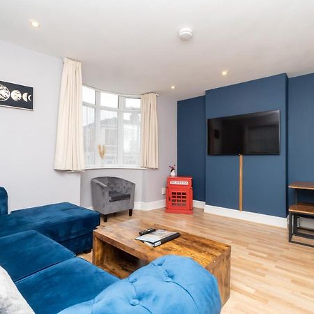 Spacious 2 Bed Southville Flat Near Harbourside Бристоль Экстерьер фото
