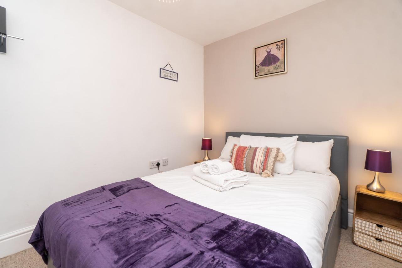 Spacious 2 Bed Southville Flat Near Harbourside Бристоль Экстерьер фото