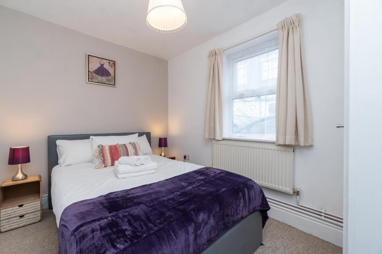 Spacious 2 Bed Southville Flat Near Harbourside Бристоль Экстерьер фото