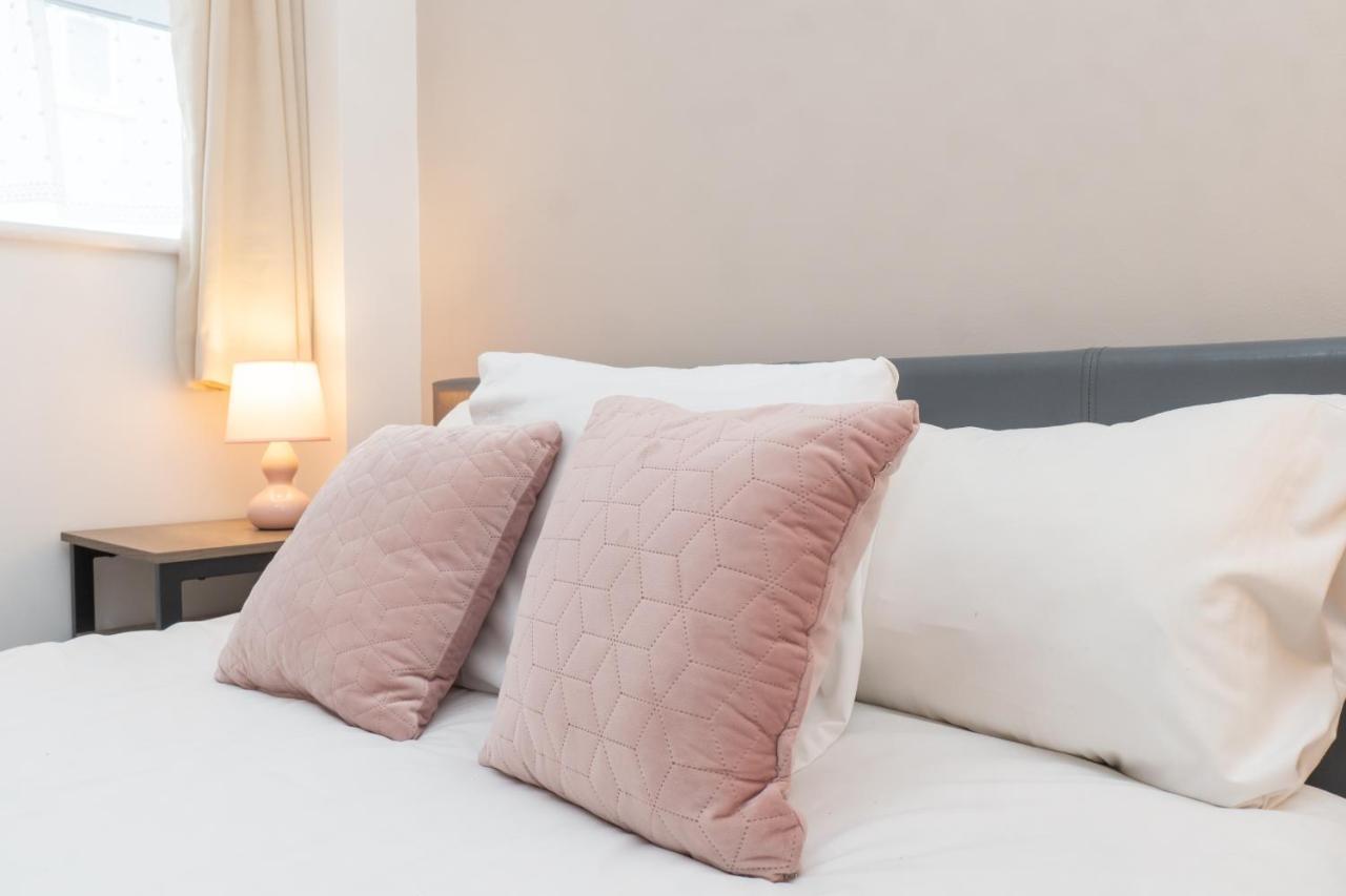 Spacious 2 Bed Southville Flat Near Harbourside Бристоль Экстерьер фото