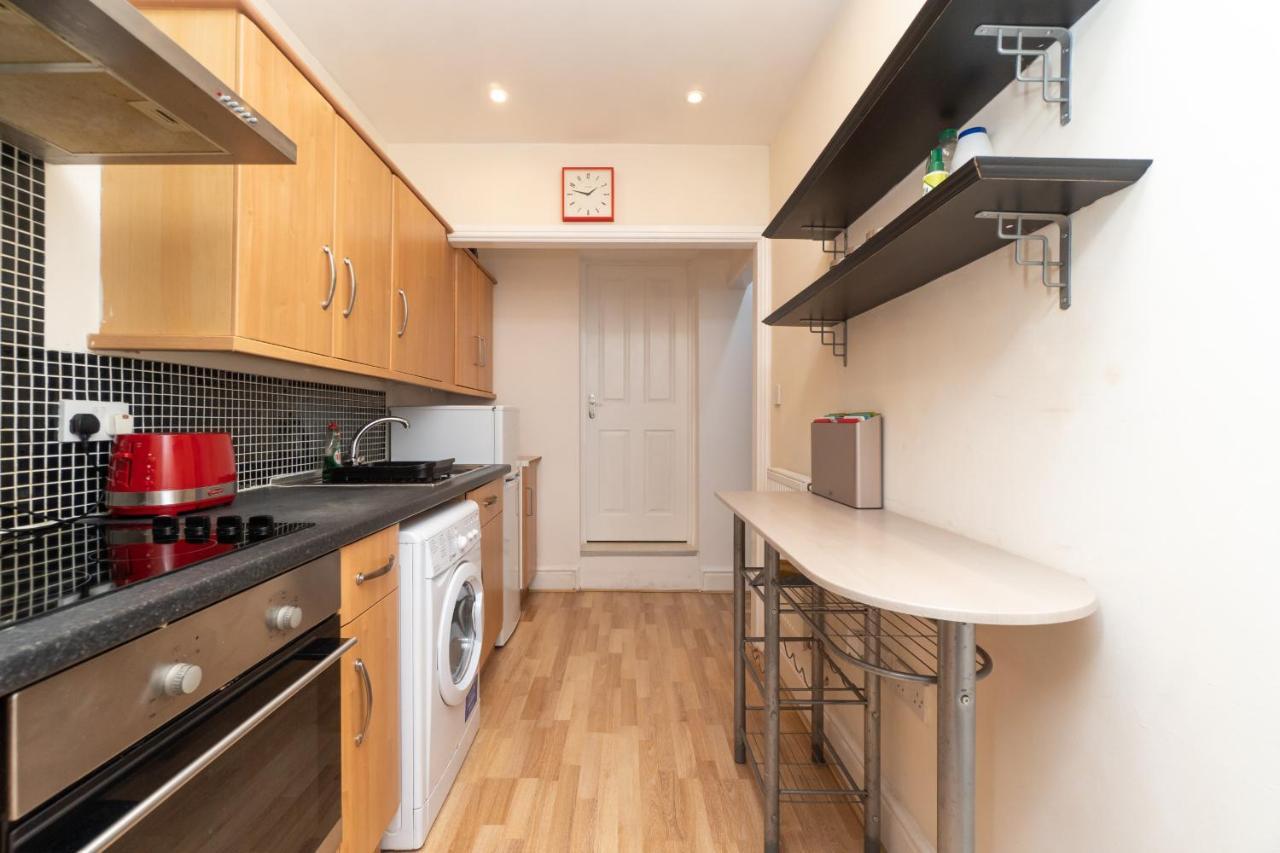 Spacious 2 Bed Southville Flat Near Harbourside Бристоль Экстерьер фото