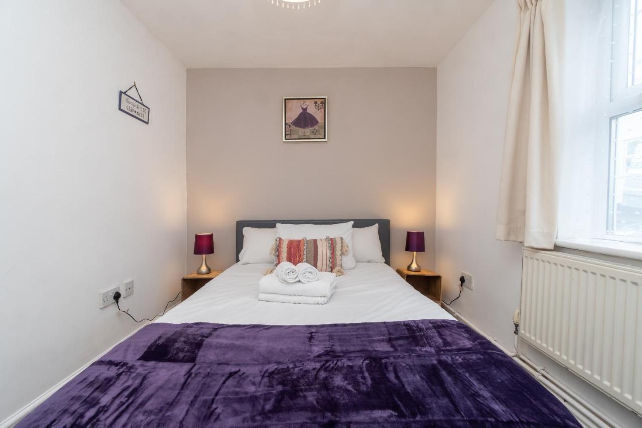 Spacious 2 Bed Southville Flat Near Harbourside Бристоль Экстерьер фото